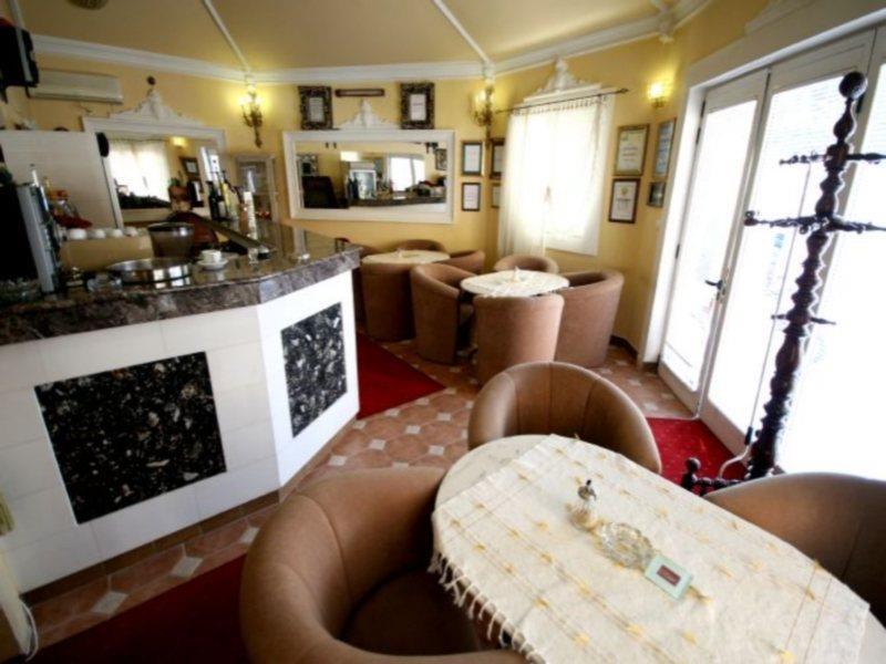 Hotel Kosta'S Podgorica Étterem fotó
